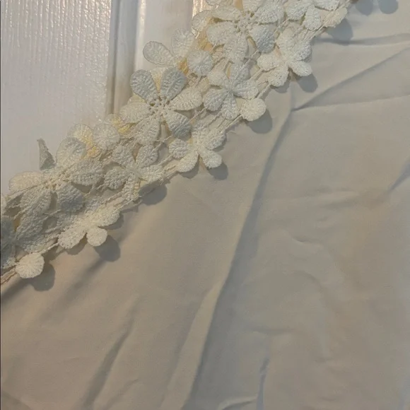 Elegant Cream Halter Dress - Picture 3 of 3